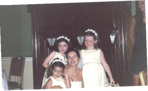 flowergirls1.jpg (22735 bytes)